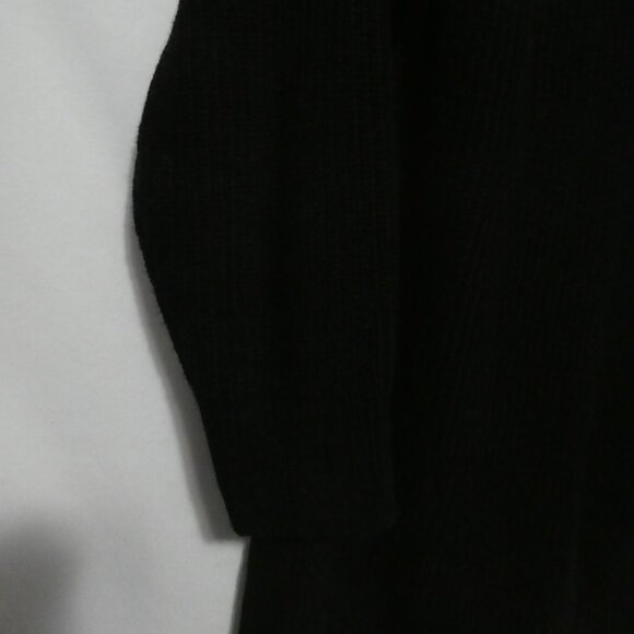 SHEIN CURVE | 1X | Black Knit V-Neck Sweater | Full Lace-Up Sleeves - Picture 6 of 16